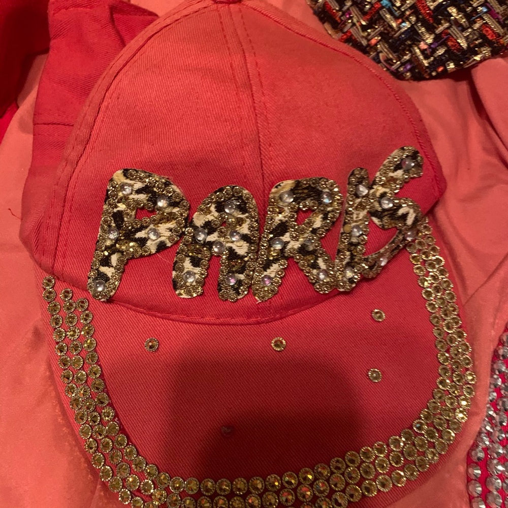 Designer caps - Picture 4 of 5